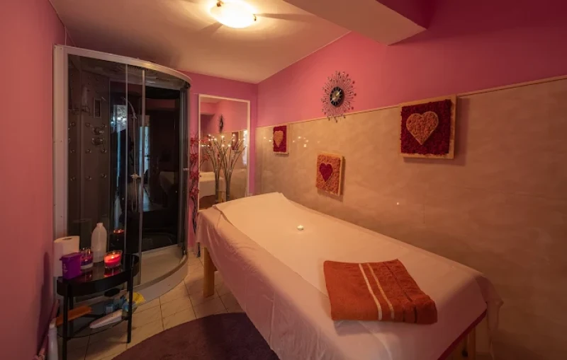 MIYA Luxury Erotic Massage ambiance