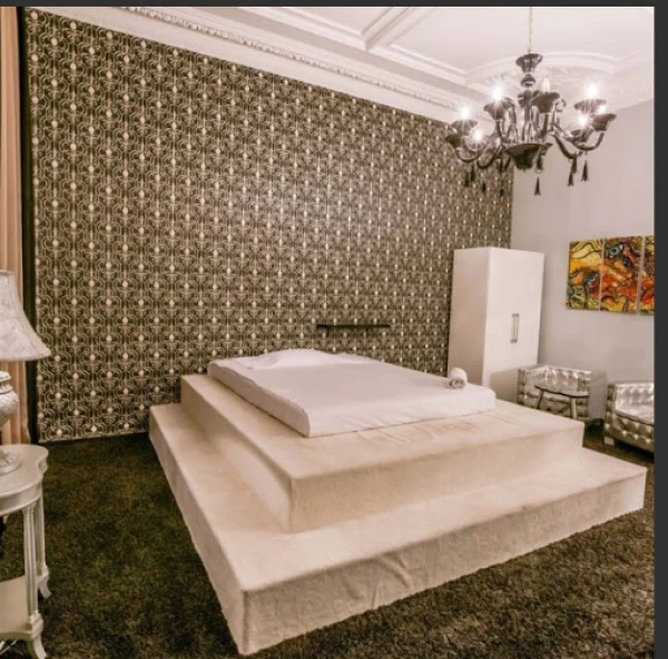 Erotische Massage Wien - Malisha atmosphere