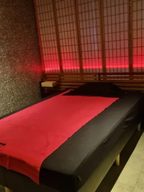 M180 erotic massage, erotic massage listing in Antwerp