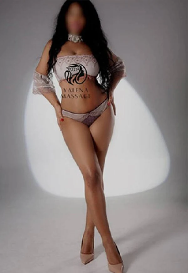 Yalena Erotic masajes interior