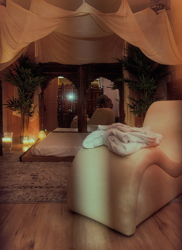 Shira Lounge Tantric -ibiza masajes atmosphere