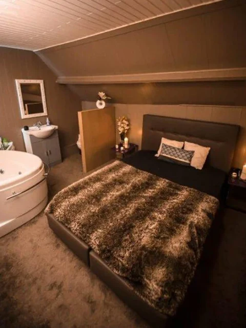 Club Gabriele II, erotisk massage-annons i Kortrijk