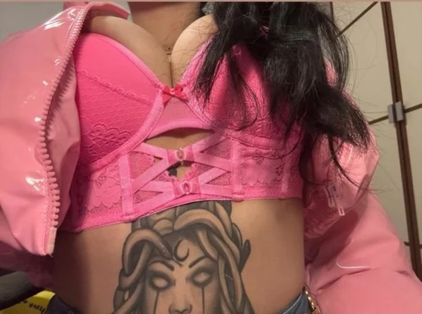 Mona Roses photo gallery