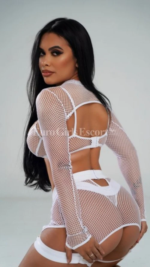 Erotic Massage in Rijeka - Sensual Elegance of Beatriz in Rijeka