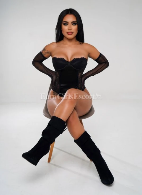 Sensual Elegance of Beatriz in Rijeka atmosphere