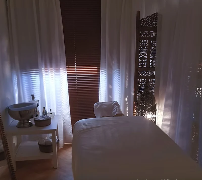 Boudoir du Massage - Interior view