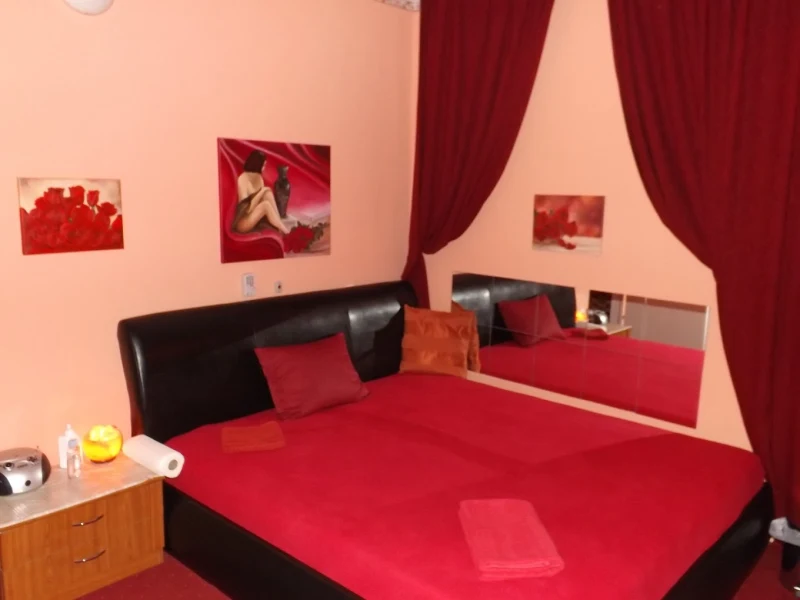 Inside EDEL-STUDIO Erotik Massage vom Feinsten!