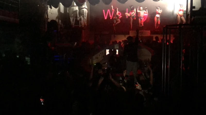 Inside Princesse The Club