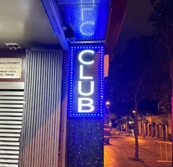 Objevte Breston Strip Club Barcelona