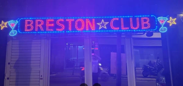 Breston Strip Club Barcelona atmosphere