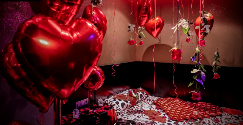 Strip Club Barcellona | Atmosfera da Las Vegas Night Girl