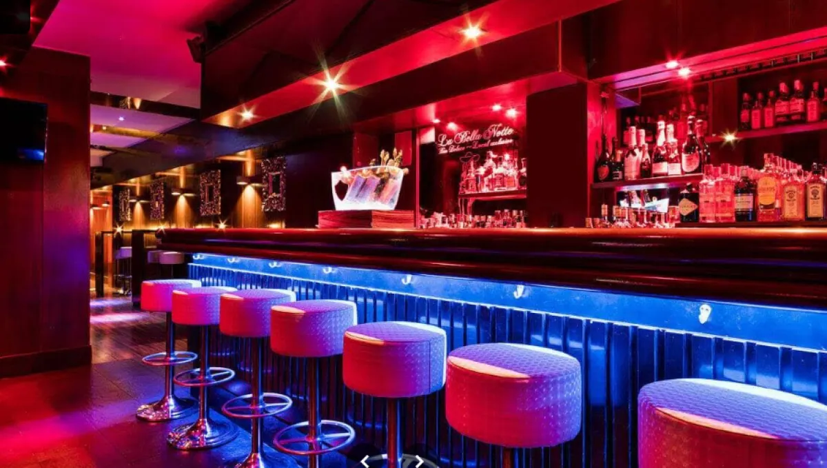 Haima Muntaner 101 - Gentlemens club in Barcelona