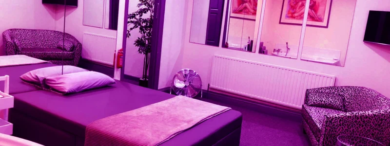 60 West Street ambiance