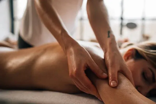 Elements Massages Hamburg - Erotic massage in Hamburg
