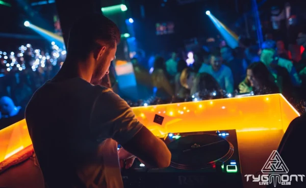 Discover Tygmont Live Club