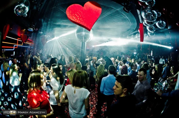Dekada Club experience