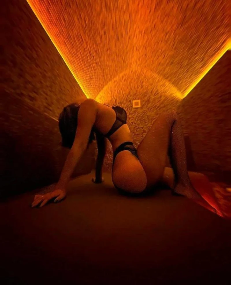 Inside Viktoriya Erotic Massage