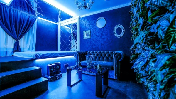 Red Rooms interior