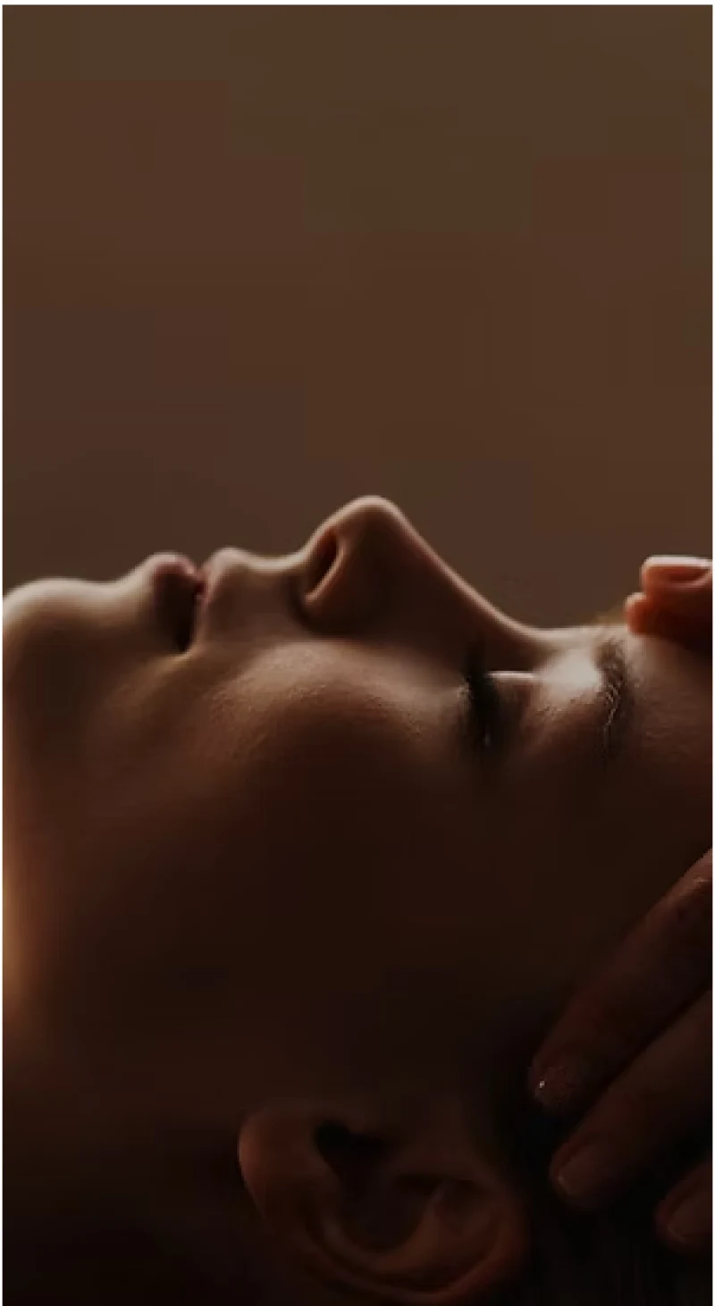 Golden Brazilian Massage ambiance