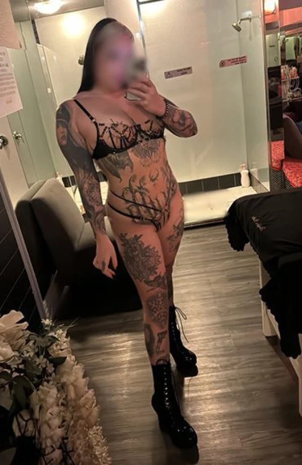Explore Bodyline Nude Erotic Relaxation