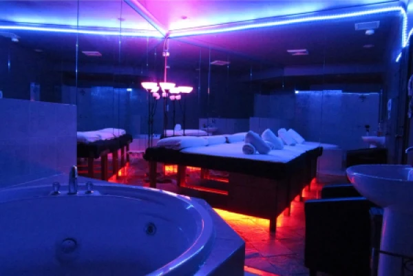 Discover Bellevue 5 Star Retreat