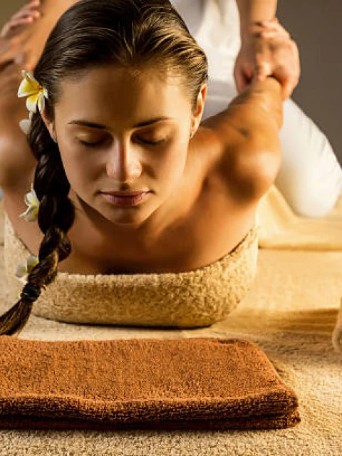 Juli Russian Spa, erotisk massasjeannonse i Delhi
