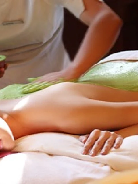 The Lotus Spa, erotisk massasjeannonse i Delhi