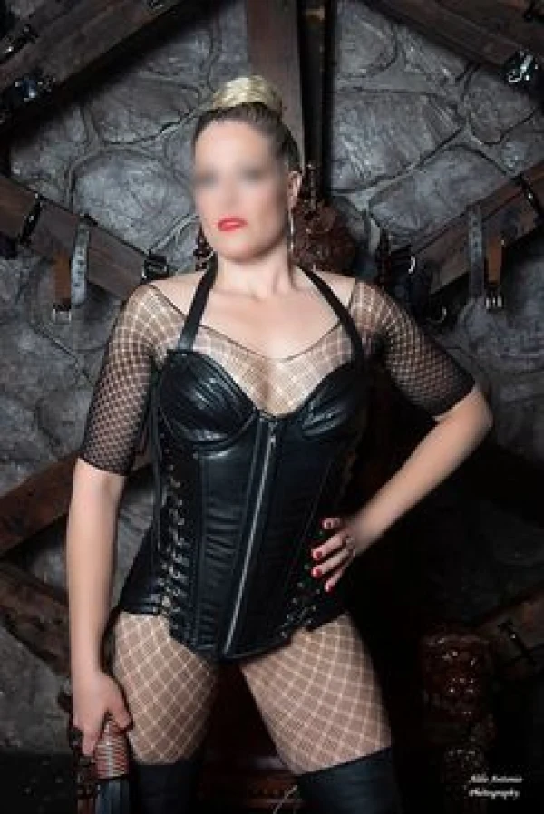 Gallery image - Cassy LeMoi