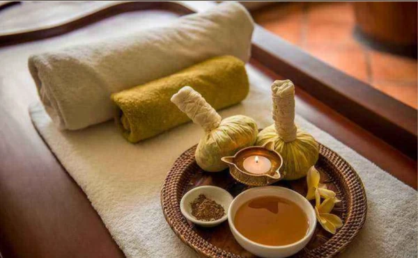 Royal Oak Spa Vadodara atmosphere