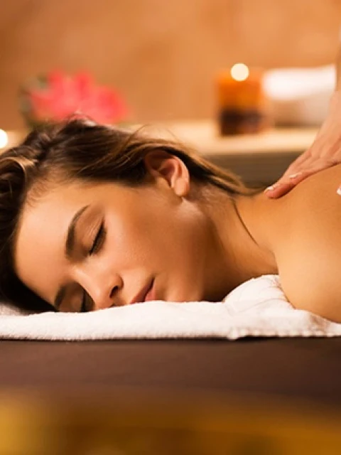 Wellness Spa, nabídka erotické masáže v Noidě