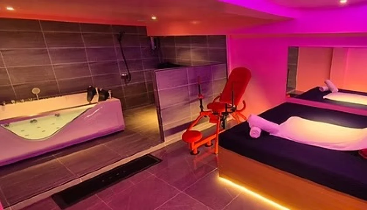 Cube Massage - Erotic massage in Bangkok