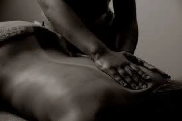Gallery image - Senegal Massage