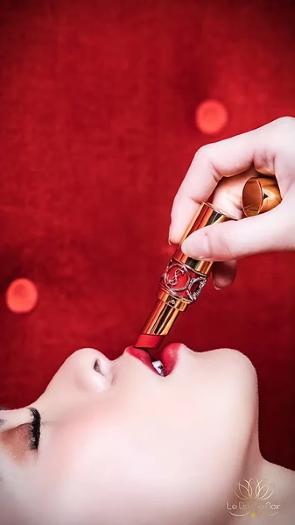 Discover Le Dahlia Noir