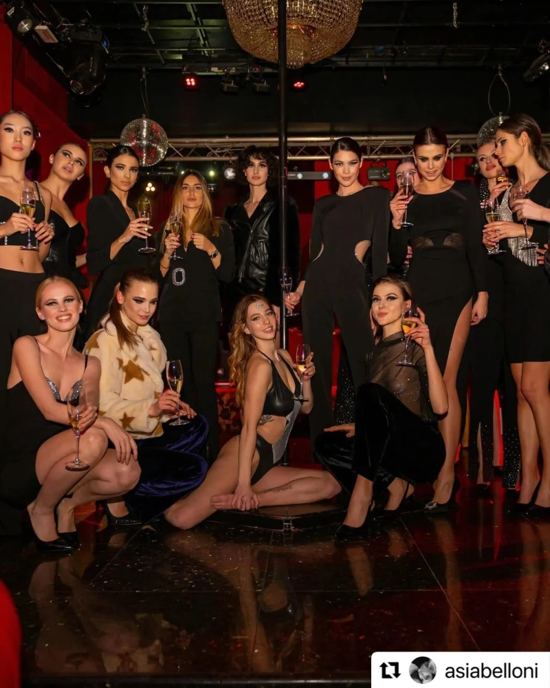 Inside Venus Club