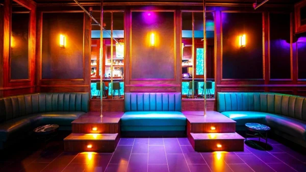 DollsClub atmosphere