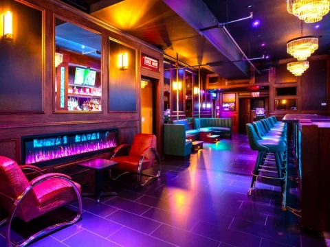 DollsClub, câu lạc bộ tình dục tại Budapest