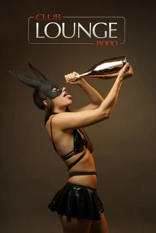 Discover Lounge 8000