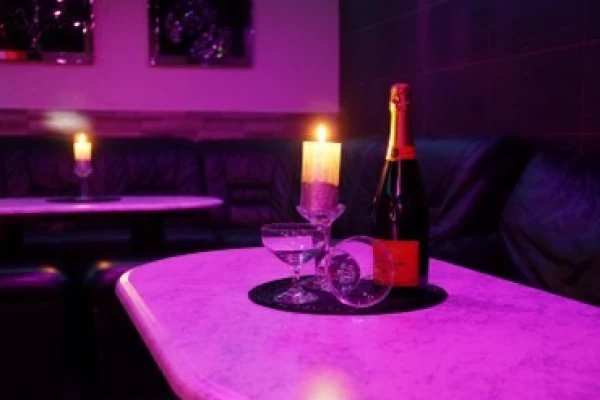 Dolce Vita Table Dance atmosphere