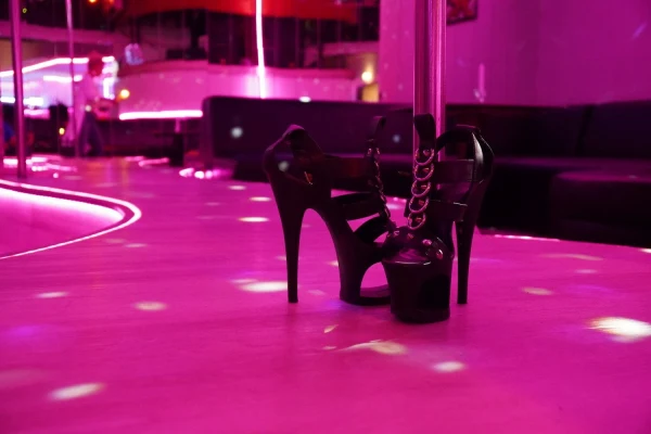 Dolce Vita Table Dance interior