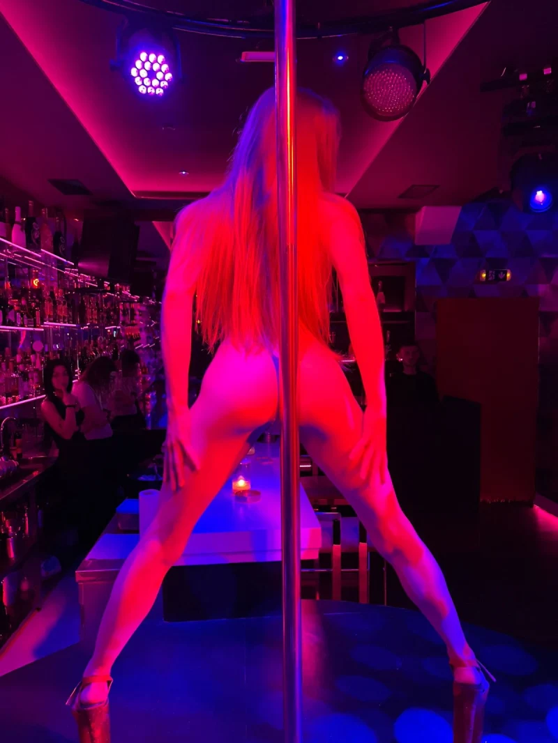 Cleopatra Cabaret ambiance