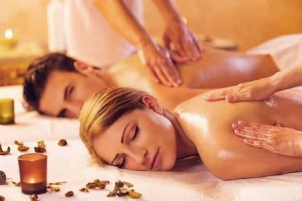 Bonnie Massage interior