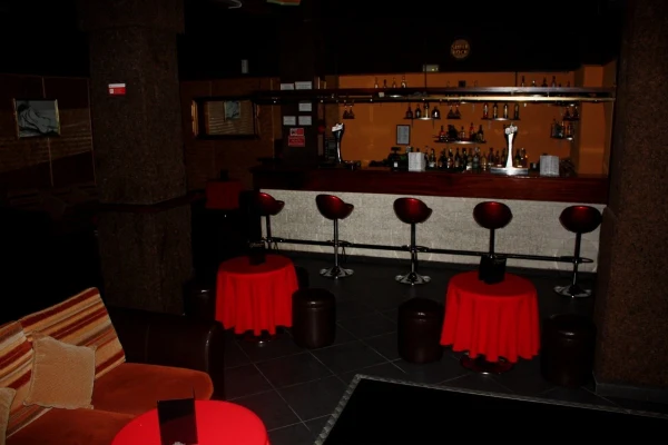 Gallery image - Glamour Gentlemens Club