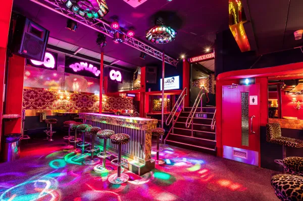 Club OQ interior