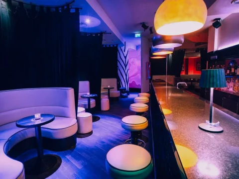 Strip Club, Viyana'da centilmen kulübü