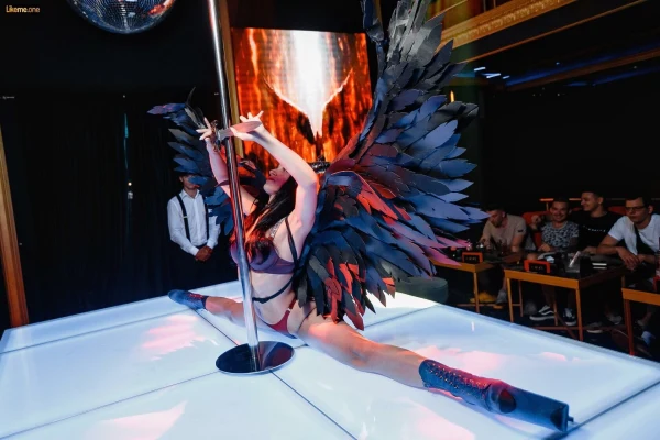 Gatsby Show atmosphere