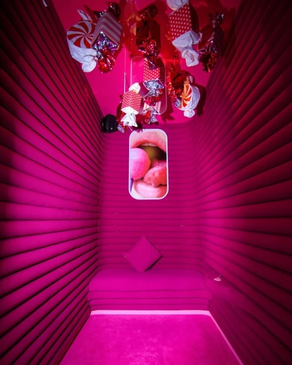 Gallery image - Offline Club