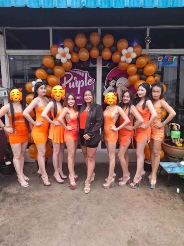 Purple Gentlemens Club atmosphere