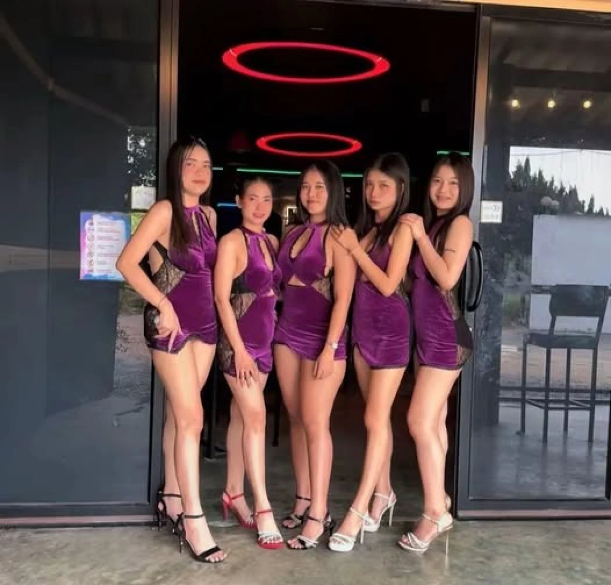 The Lake Gentleman Club - Gentlemens club in Chon Buri