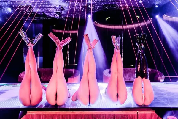 Red House For Gentlemen - Gentlemens club in Pattaya