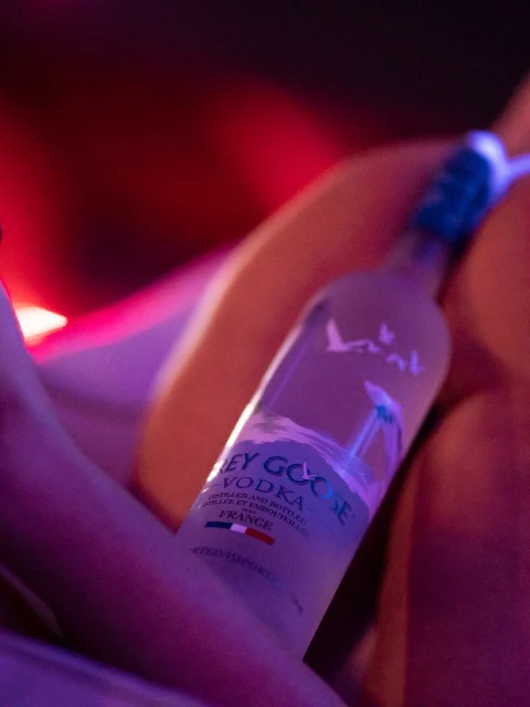 The Pure Gold, gentlemen's club listing in Mississauga